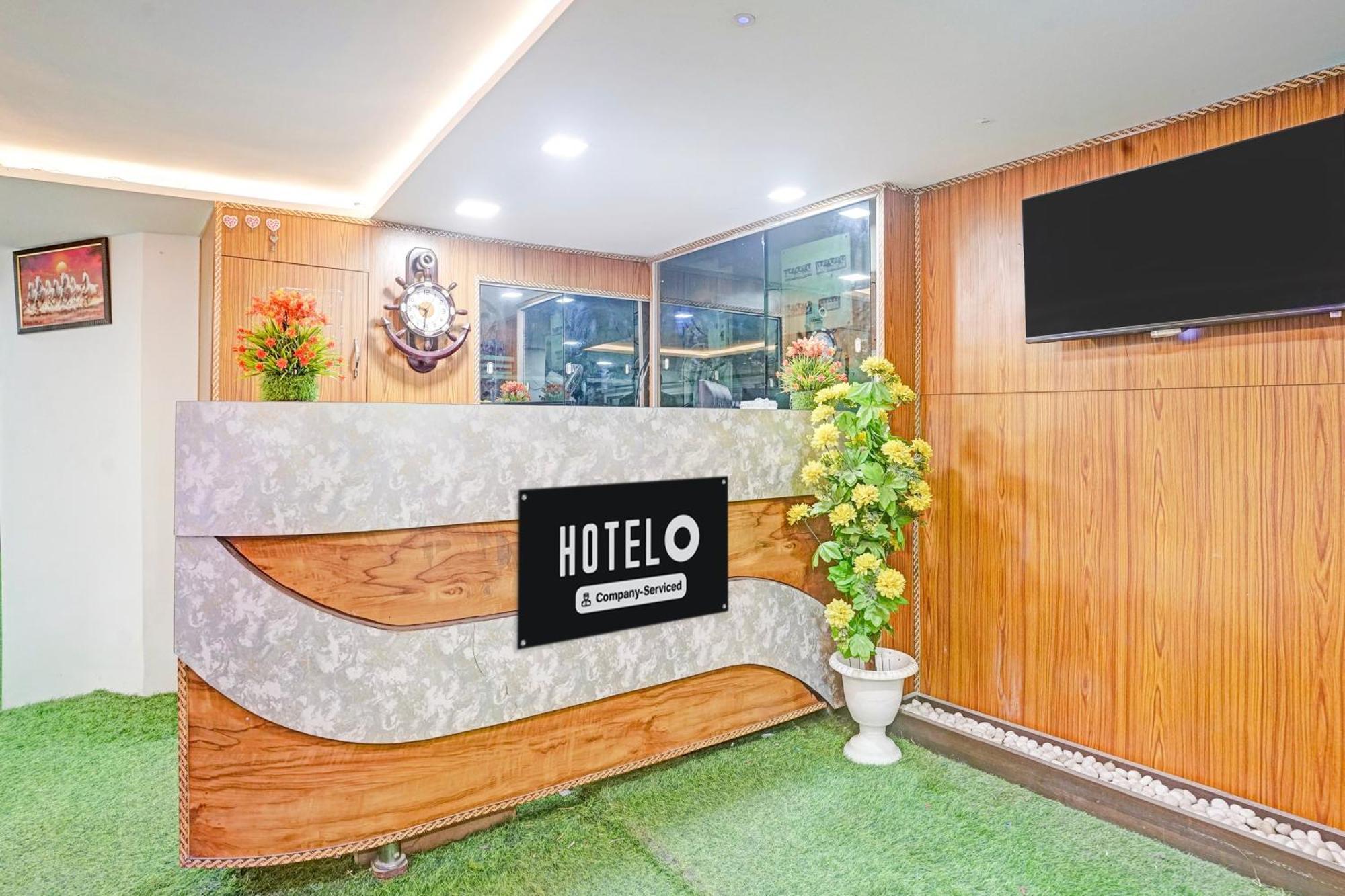 Super Hotel O Navrangpura Cg Road Formerly Hotel Yugraj Ahmedabad Exteriör bild